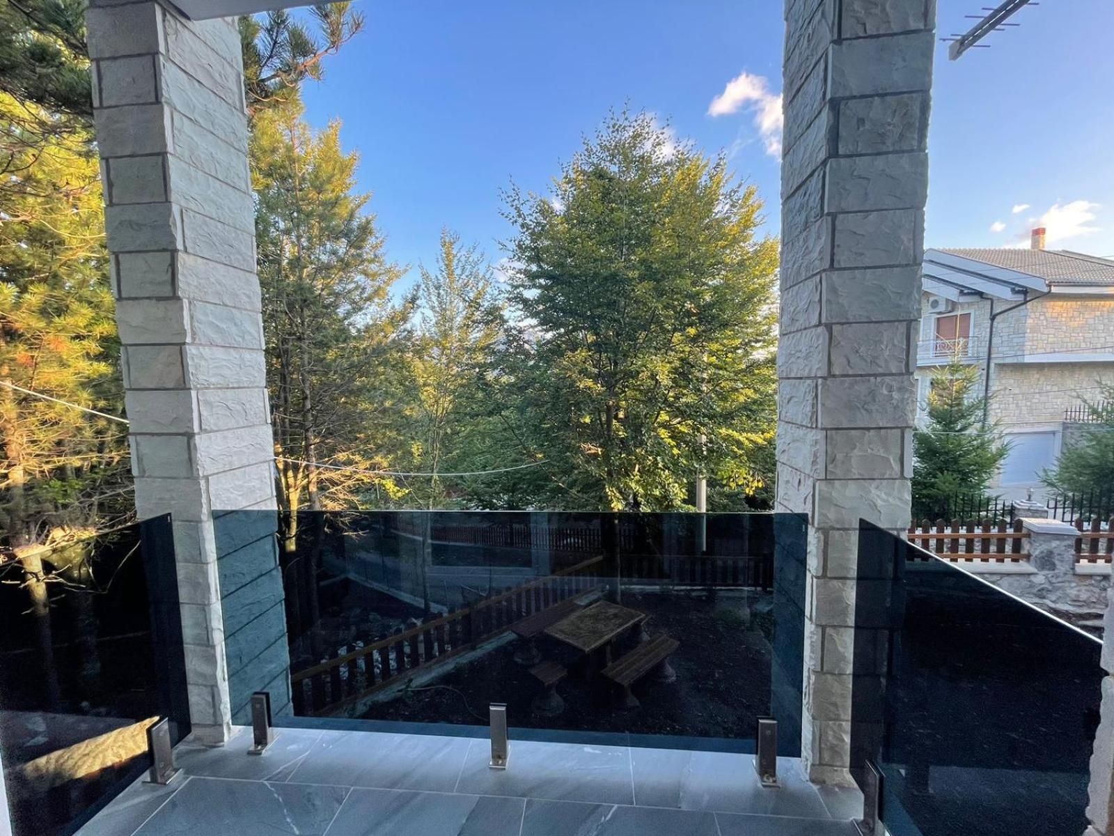 Vila Alpini Razëm Exterior foto